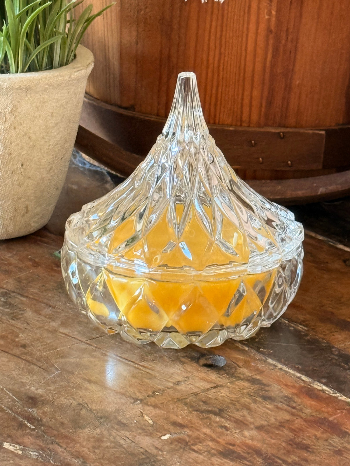 076 - Fragrance-Free Beeswax Candle Golden Crown