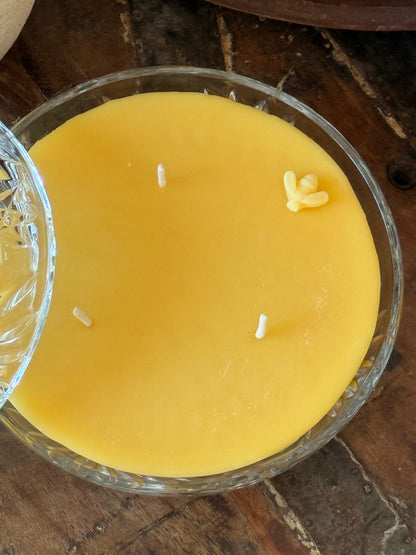 076 - Fragrance-Free Beeswax Candle Golden Grandeur
