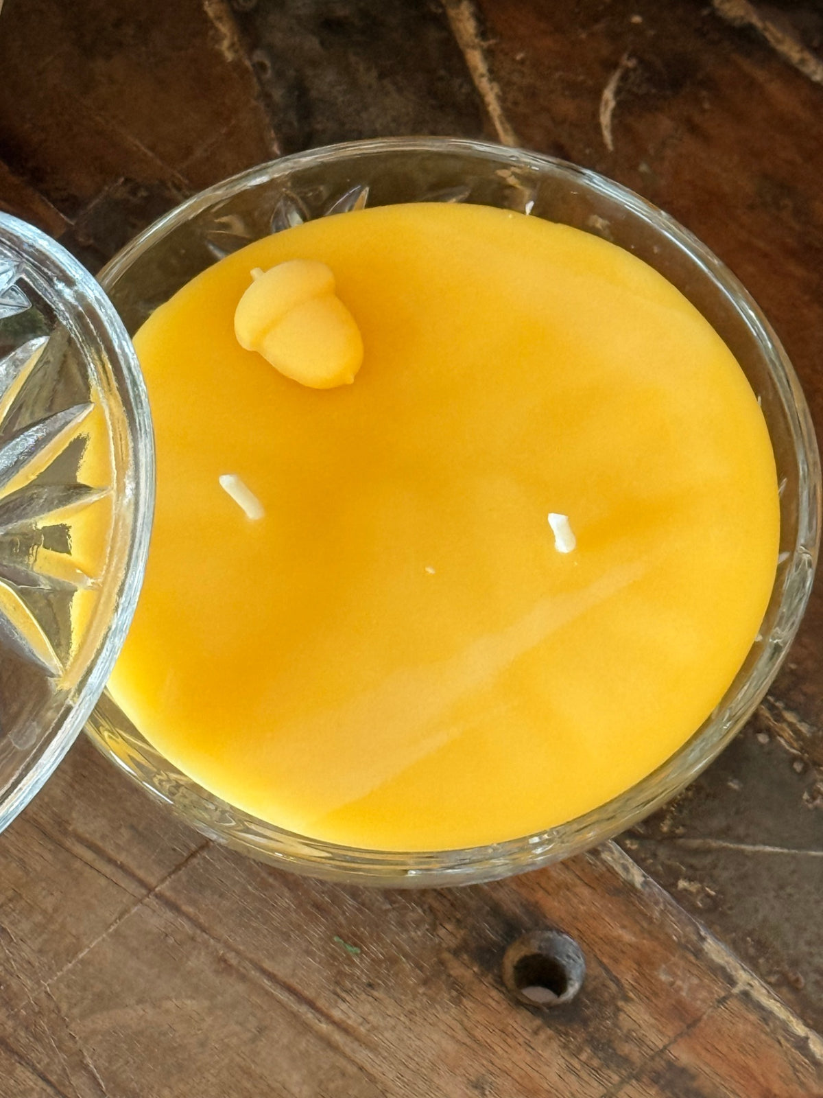 076 - Fragrance-Free Beeswax Candle Golden Starburst