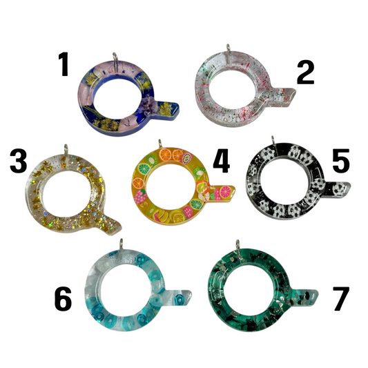 017 - Resin Letter "Q" Charms for Keychains