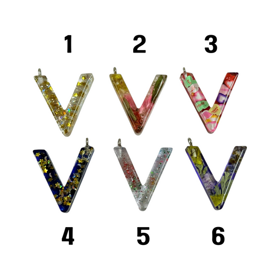 017 - Resin Letter "V" Charms for Keychains
