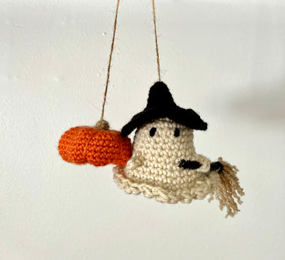 Ghost Pal Hanger | Crochet Halloween Home Decor | Maxilyn House