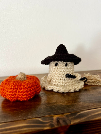 Ghost Pal Hanger | Crochet Halloween Home Decor | Maxilyn House