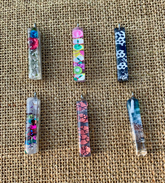 017 - Resin Letter "I" Charms for Keychains