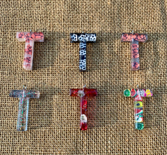 017 - Resin Letter "T" Charms for Keychains