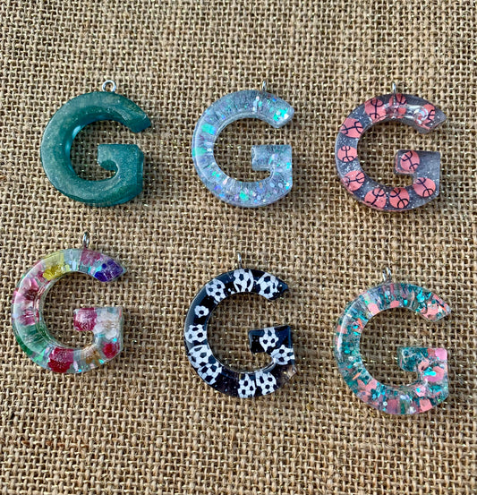 017 - Resin Letter "G" Charms for Keychains