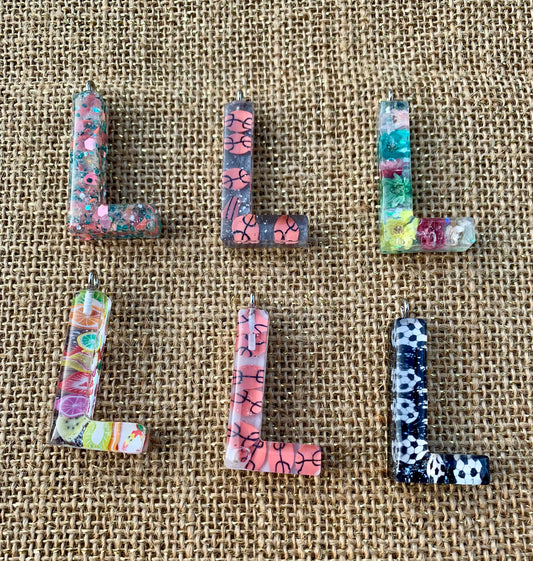 017 - Resin Letter "L" Charms for Keychains