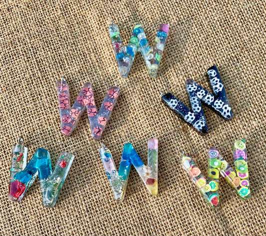 017 - Resin Letter "W" Charms for Keychains
